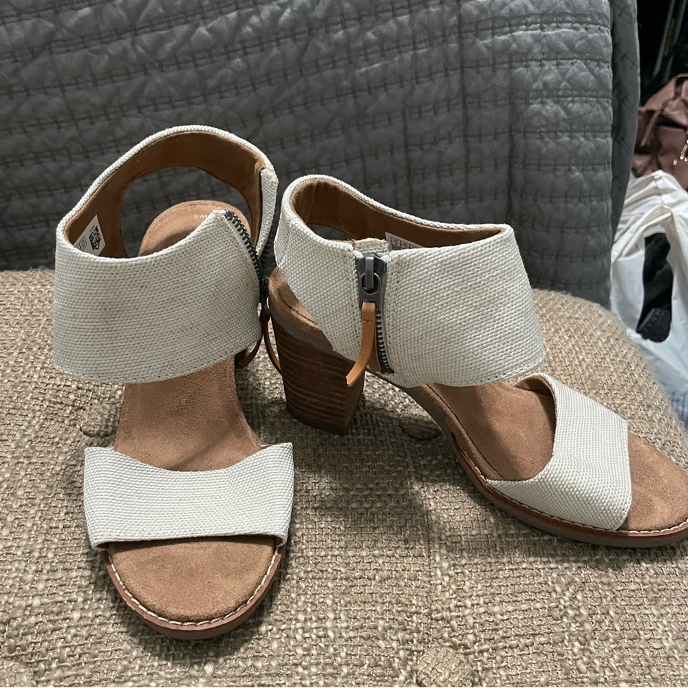 Toms Heels